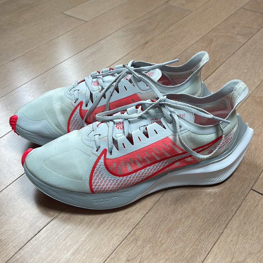 Nike Zero Gravity Pure Platinum Women’s Sneaks Sz 9.5